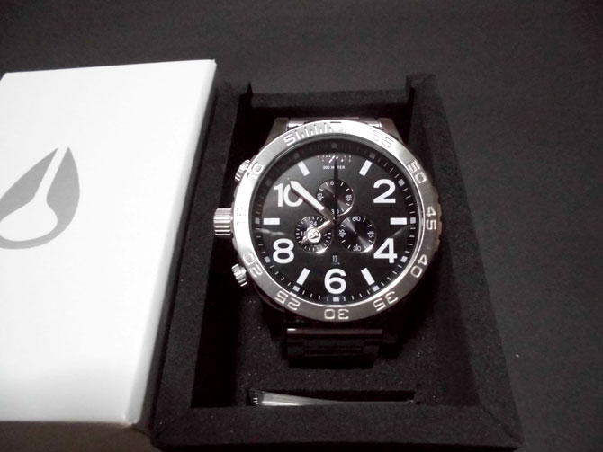 NIXON/�j�N�\��51-30�iA083-000�j�{�̂ƃP�[�X