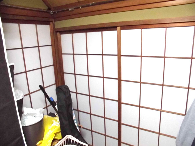 プラスチック障子紙を貼った障子