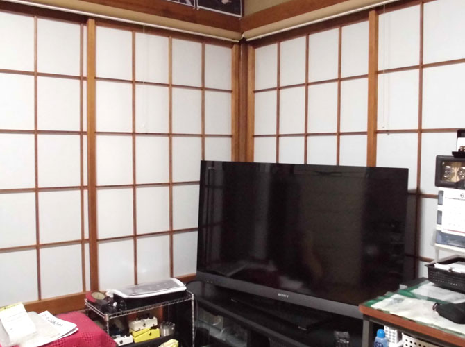 プラスチック障子紙を貼った障子